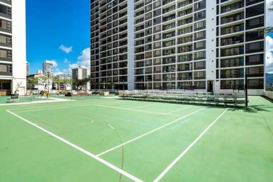 Light & Airy 8Th Floor Ocean View Condo With Lanai Condo Honolulu Exterior photo